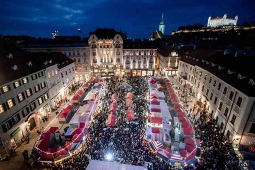 Lovely 2Bdr In Center, Wifi & Self-Check In Bratislava Eksteriør billede