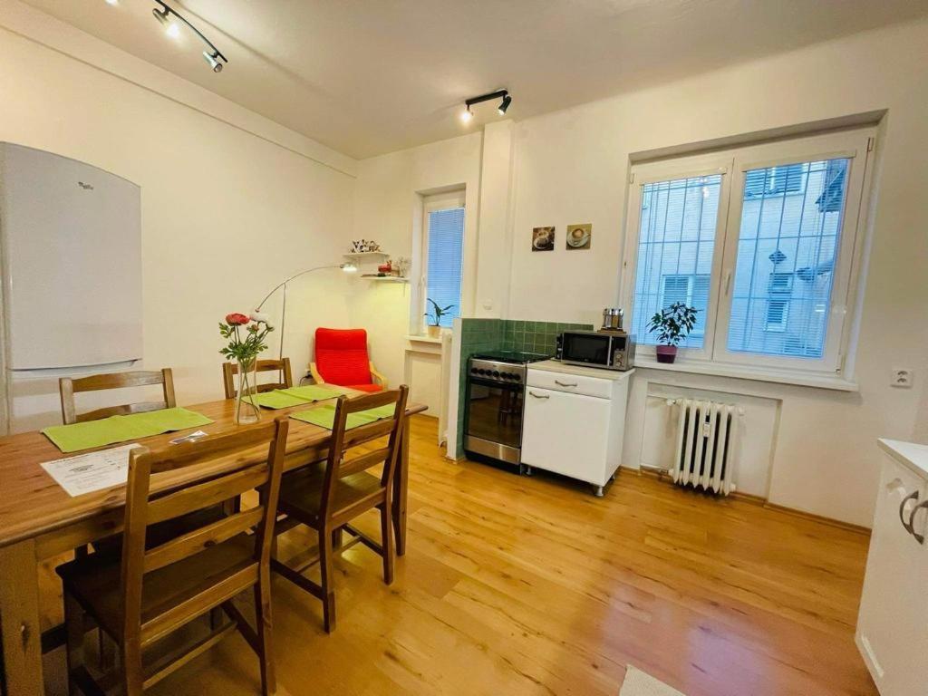 Lovely 2Bdr In Center, Wifi & Self-Check In Bratislava Eksteriør billede